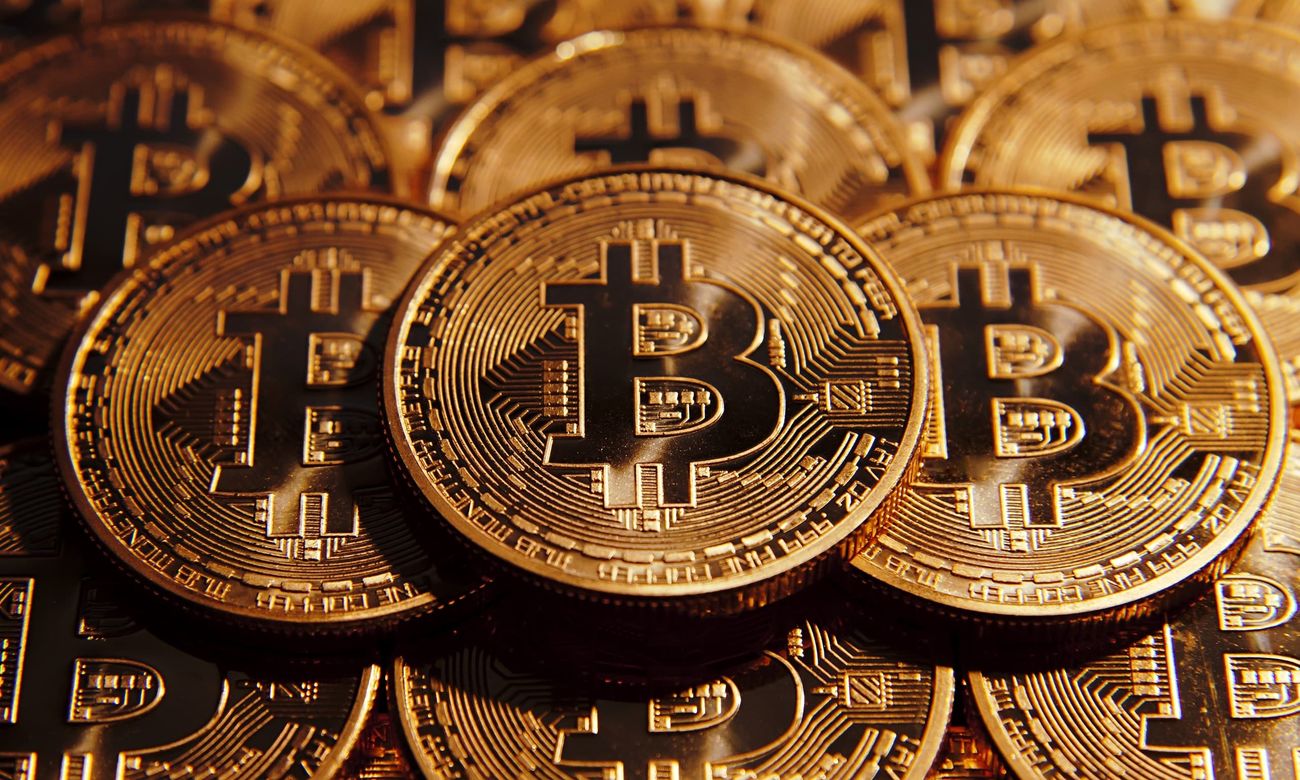 بیتکوین برای نخستین بار ۳۰ روز متوالی بالای ۱۰۰ هزار دلار معامله شد