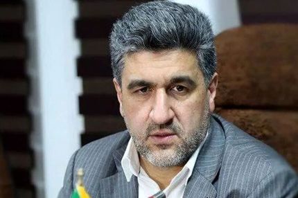 وزیر اقتصاد و رییس کل بانک مرکزی از بورس حمایت می‌کنند