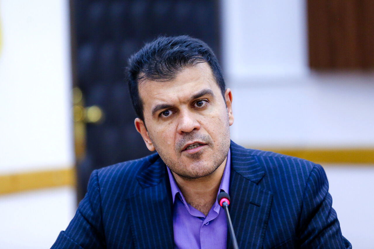 معاون علمی پزشکیان معاون اقتصادی خود را عزل کرد