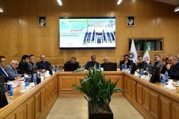 سرمایه گذاری‌ها باید به سمت صنایع دانش بنیان سوق یابد