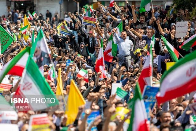 فرهیختگان و دانشگاهیان نسبت به جنگ شناختی دشمن هشیار باشند