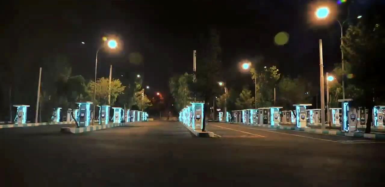 ویدیوی بزرگترین ایستگاه شارژ خودروهای برقی ایران
