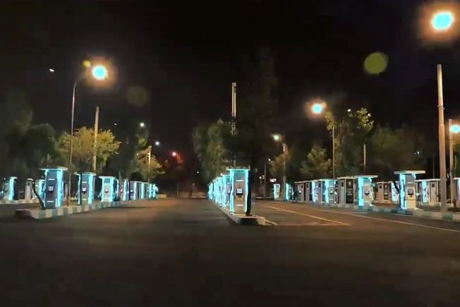 ویدیوی بزرگ‌ترین ایستگاه‌ شارژ خودروهای برقی ایران